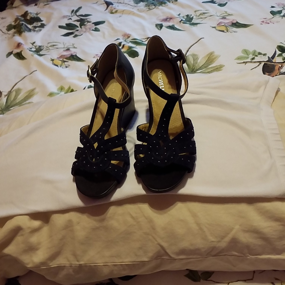 Shoes - Picture 2 of 3
